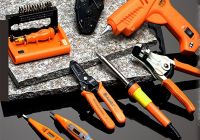 Dụng Cụ Cầm Tay - Giải Pháp Cho Cuộc Sống Hiện Đại